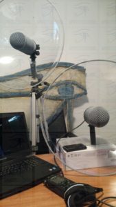 Professional parabolic microphone for long-range listening